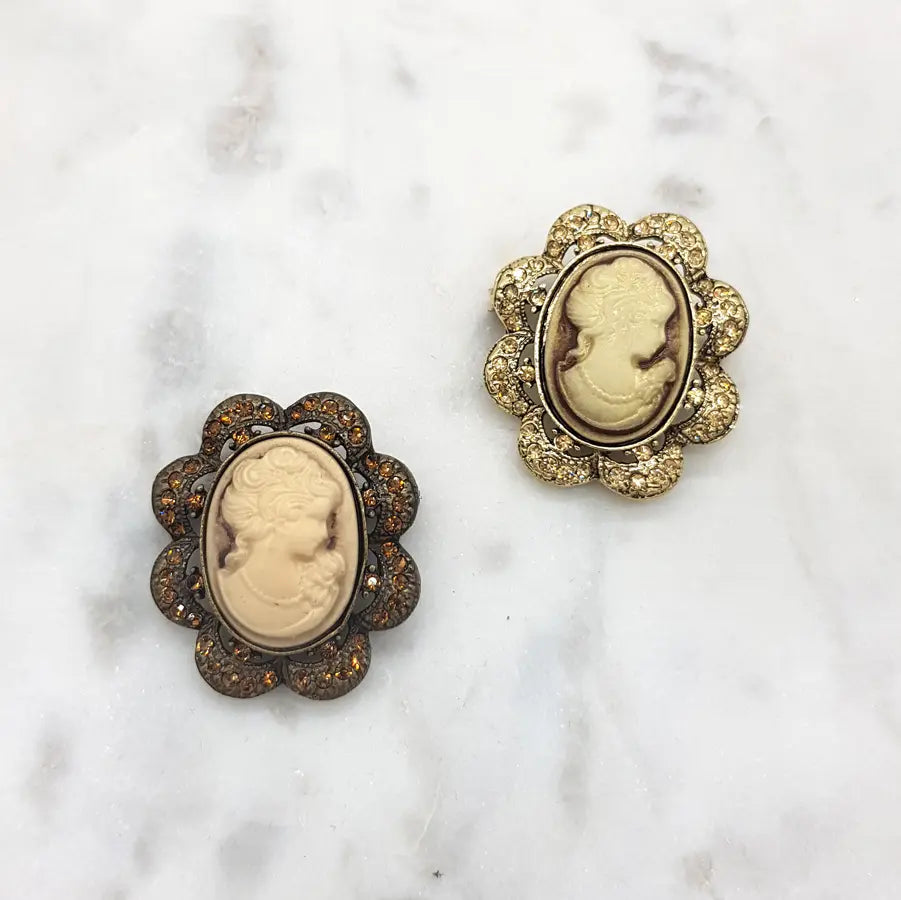 CAMEO BROOCH