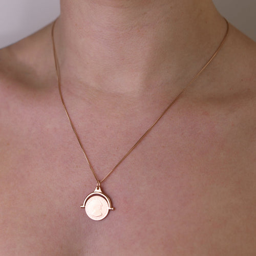 COIN FLIP NECKLACE WITH BOX CHAIN